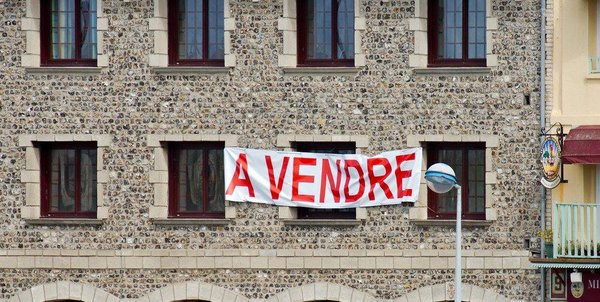 Où peut-on trouver des annonces pour acheter un immeuble entier ?